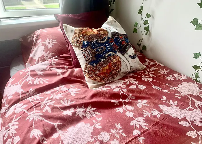 Large Room In Excellent Location Double Or Two Singles